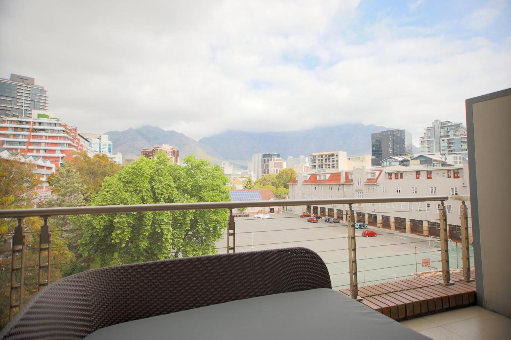 Rockwell 304 Apartment *